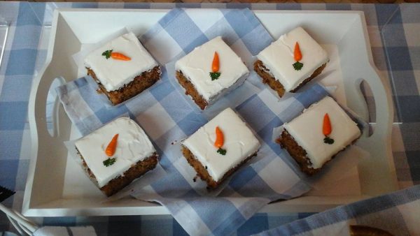 carrot and pecan cake slices